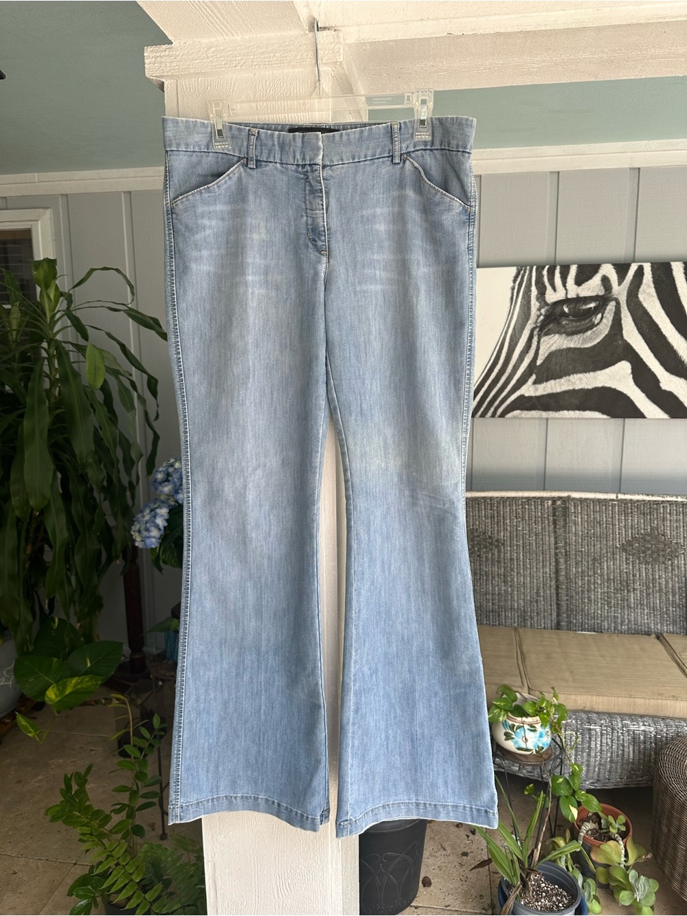 Express Editor Jeans 10 light wash, wide leg, low mid rise, amazing fit & style